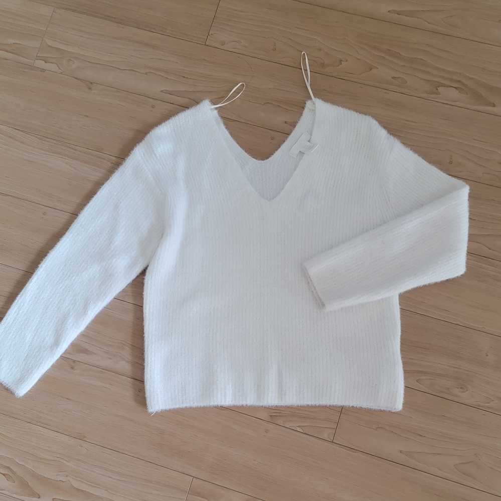 H & M white women sweater size XS